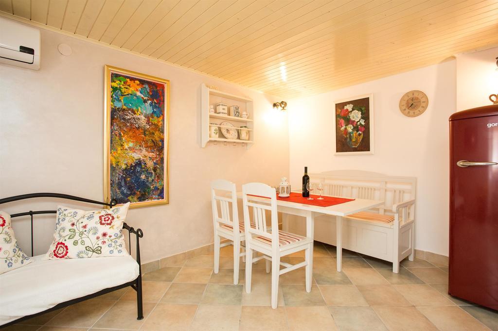 Holiday Home Smokovec เวอร์บนิค ภายนอก รูปภาพ