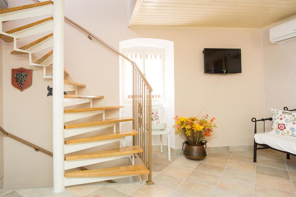 Holiday Home Smokovec เวอร์บนิค ภายนอก รูปภาพ