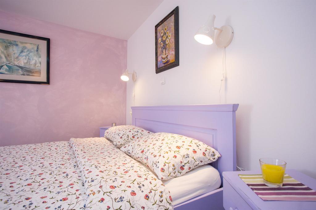 Holiday Home Smokovec เวอร์บนิค ภายนอก รูปภาพ